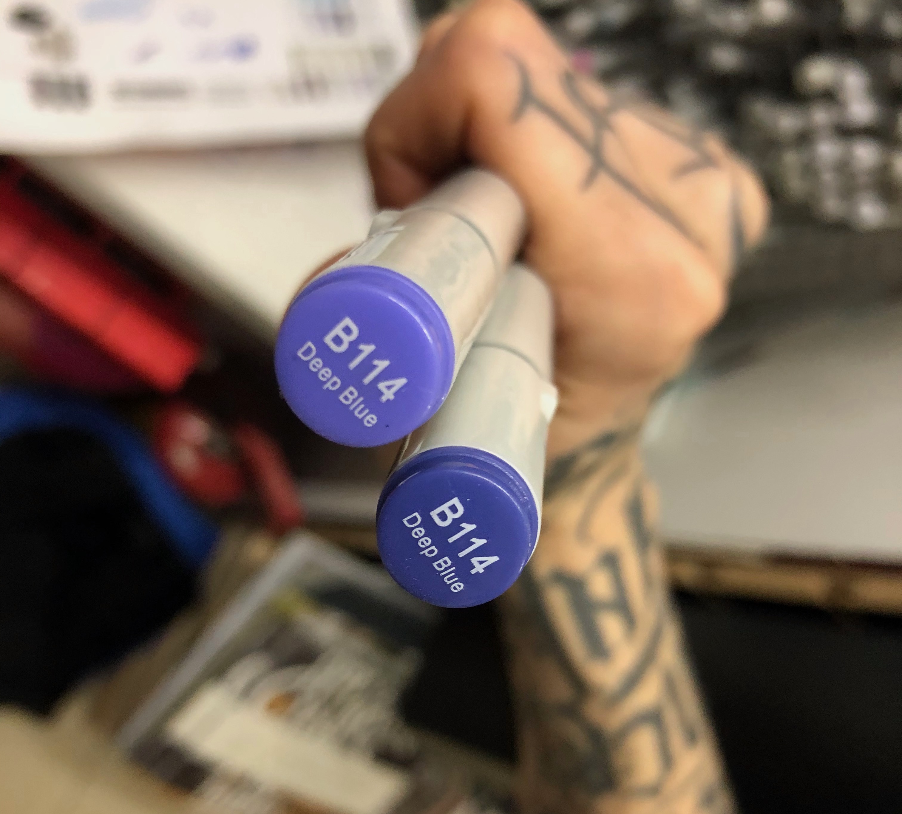 FINECOLOUR brand markers caps from different batches